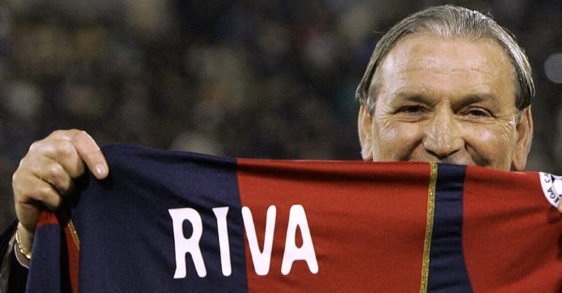Gigi Riva shows the Cagliari shirt at the Sant Elia stadium in Cagliari on February 9, 2005. File photo: AFP/Carlo Baroncini