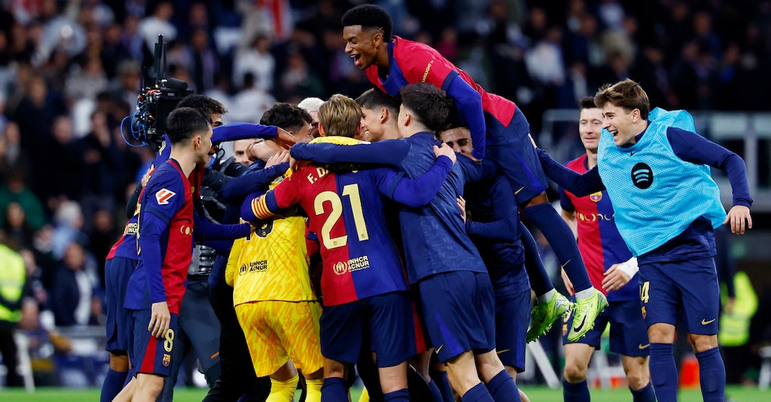 FC Barcelona players celebrate after the match. Photo: Reuters/Susana Vera