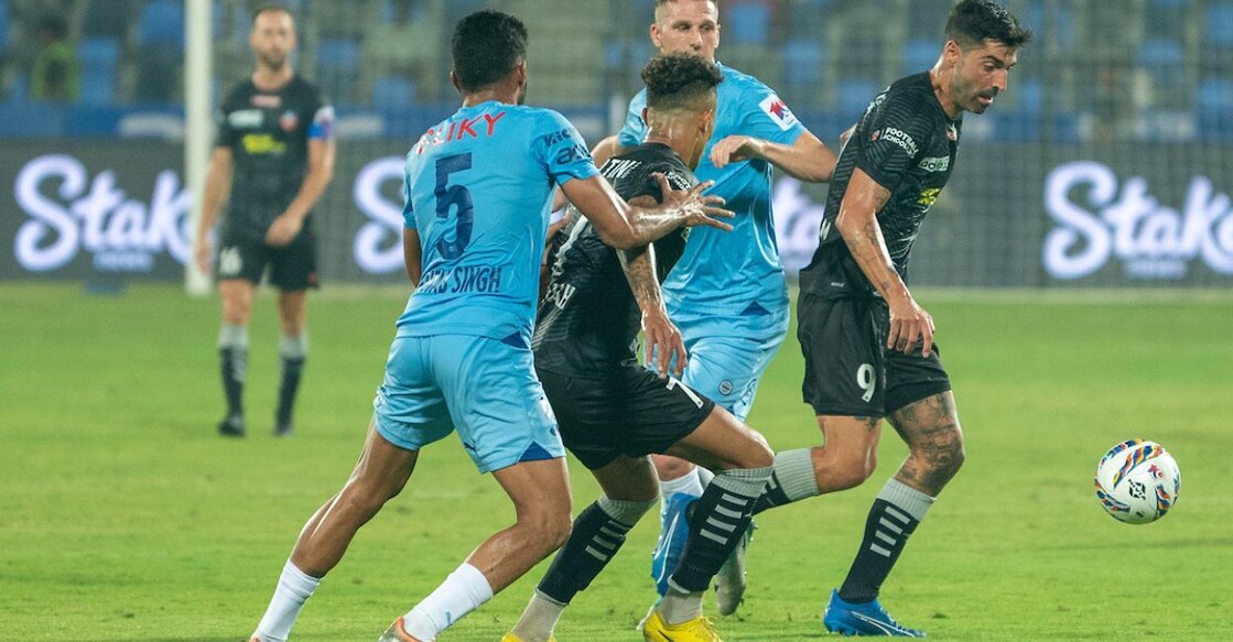 FCG and MCFC players in action at the Mumbai Football Arena on Wednesday. Photo: Special Arrangement