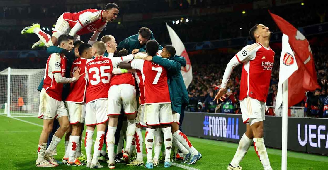 Arsenal players celebrate after the match. Photo: REUTERS/Hannah Mckay