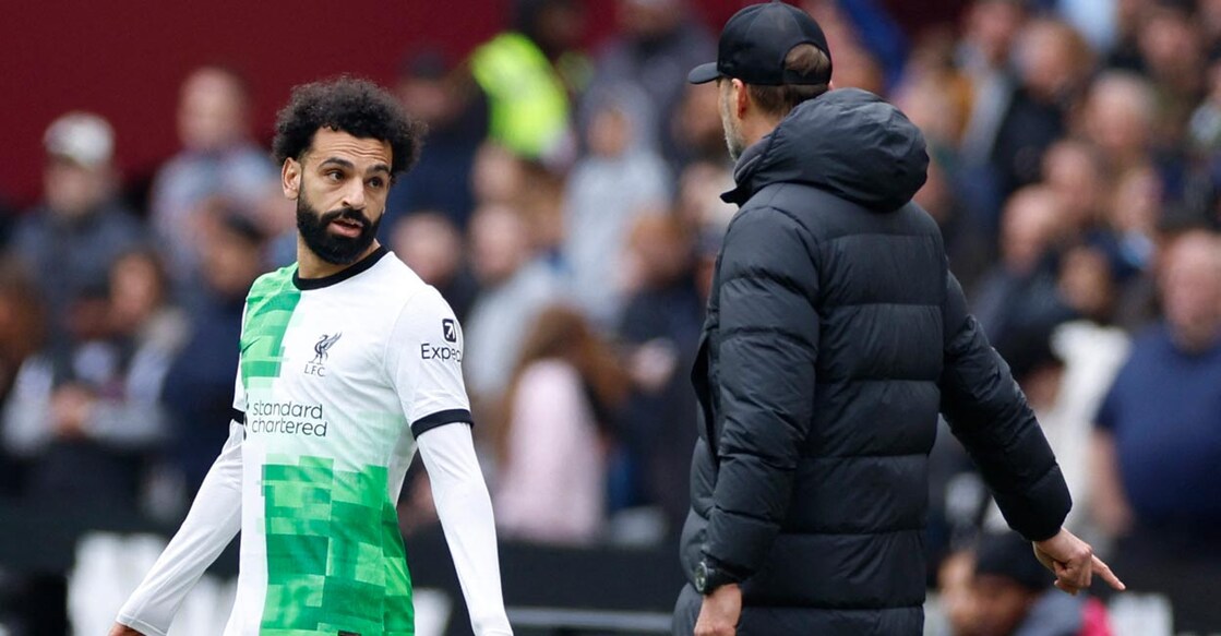 Liverpool's Mohamed Salah talks to manager Juergen Klopp. Photo: Action Images via Reuters/John Sibley