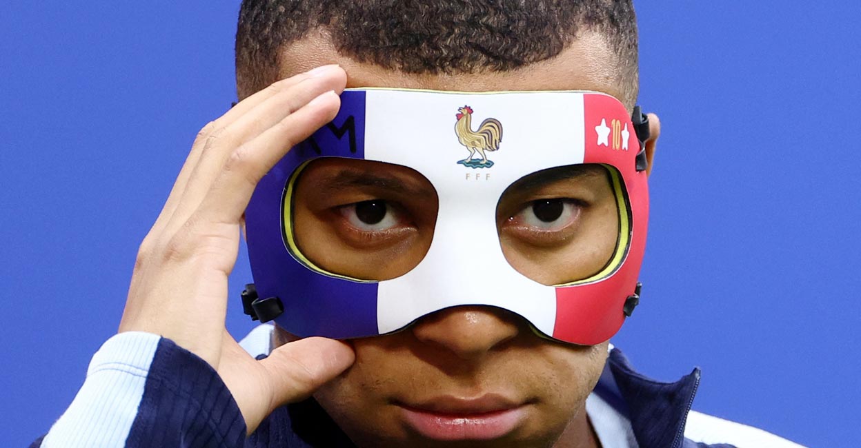 France's Kylian Mbappe wears a protective mask during a training session. Photo: Reuters/Lisi Niesner