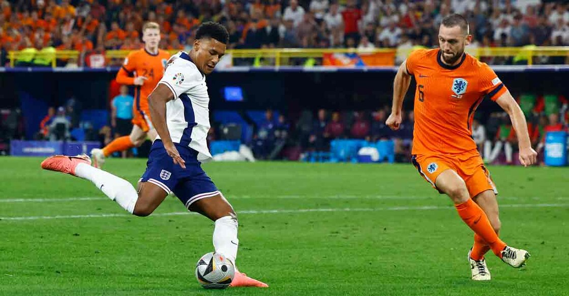 England's Ollie Watkins scores their second goal. Photo: REUTERS/Piroschka Van De Wouw