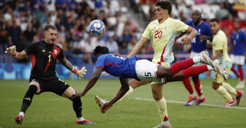 El doblete de Camello en la prórroga ayuda a España a vencer a Francia y hacerse con el oro olímpico en el fútbol | noticias de futbol
