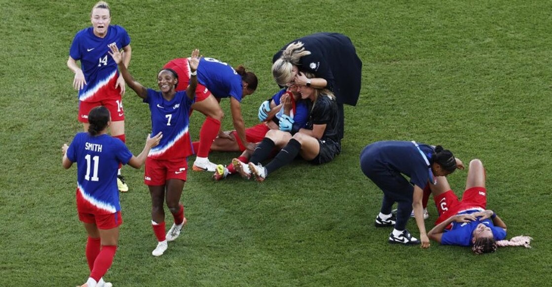 OLYMPICS-2024-SOCCER United States players and support staff celebrate after the final. Photo: Reuters/Benoit Tessier