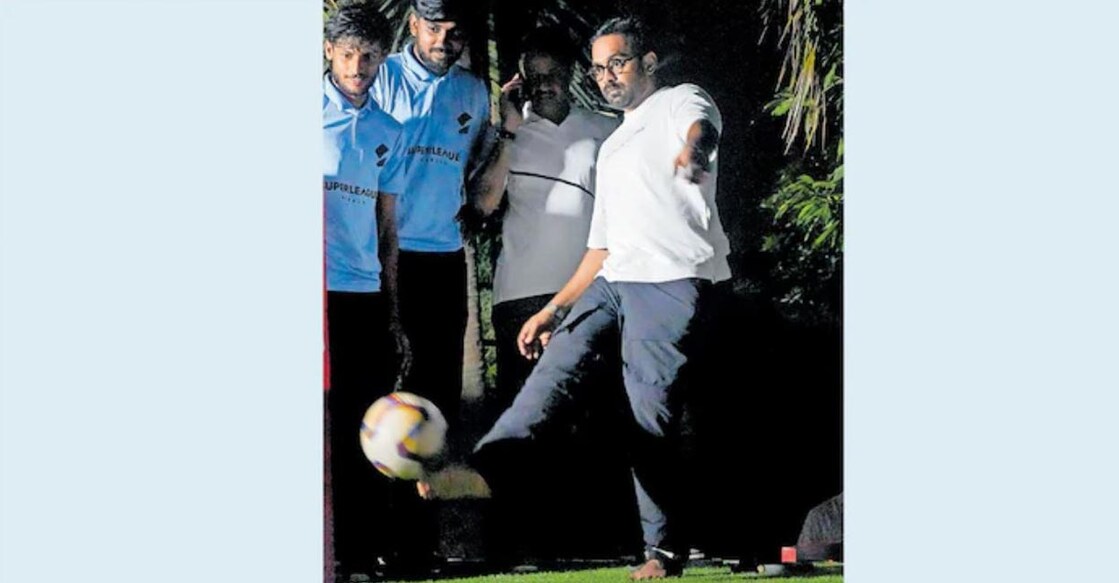 Film star and Kannur Warriors FC co-owner Asif Ali during the pass realy in Kannur.  