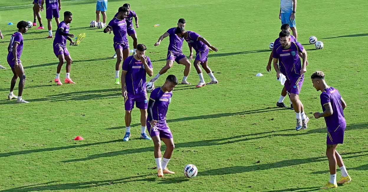 Kerala Blasters players train on the eve of their ISL opener in Kochi. Photo: Special arrangement
