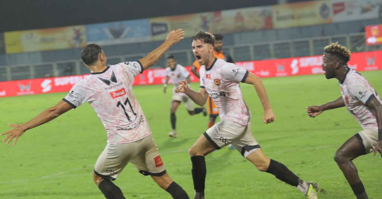 Kannur Warriors' Alvaro Alvares celebrates the winner against Thrissur Magic. Photo: Special arrangement