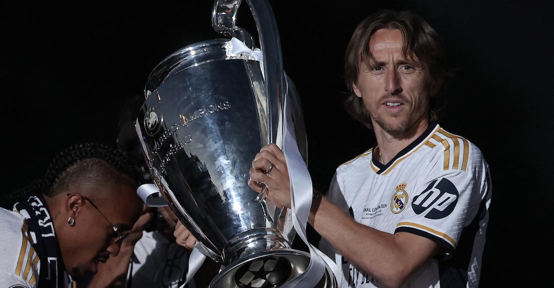 Luka Modrić Tiền vệ xuất sắc trong lịch sử bóng đá hiện đại - Huyền thoại không thể phủ nhận Luka Modrić Tiền vệ xuất sắc trong lịch sử bóng đá hiện đại - Huyền thoại không thể phủ nhận