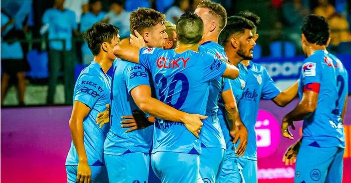 Mumbai City players celebrate a goal. Photo: indiansuperleague.com
