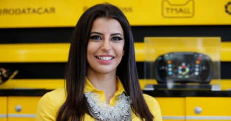 Saudi woman drives F1 car on historic day