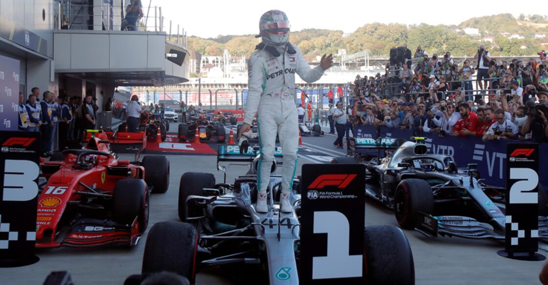 Hamilton wins in Russia to end Ferrari's run of success