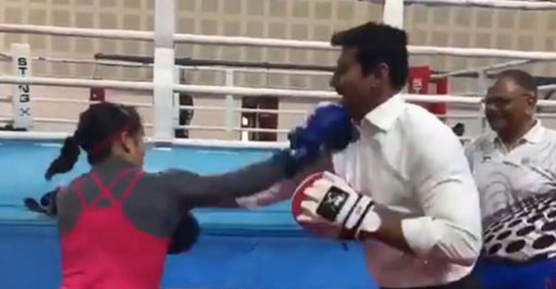 Mary Kom trades punches with Sports minister Rathore | Video