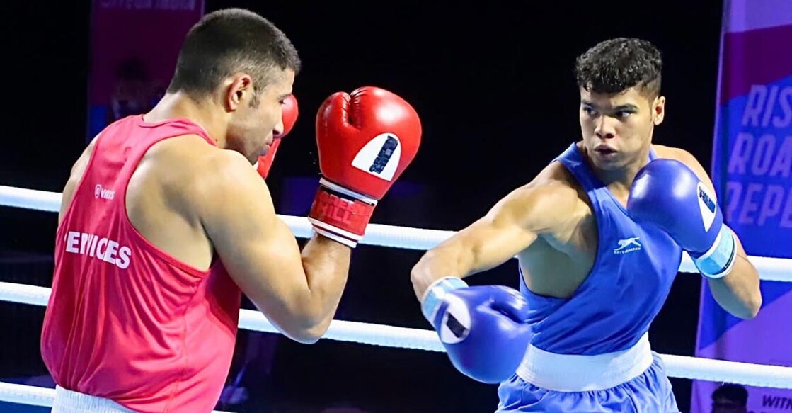 Nikhil Dubey, right, showed tremendous courage to get the better of Sumit Kundu. Photo: IANS