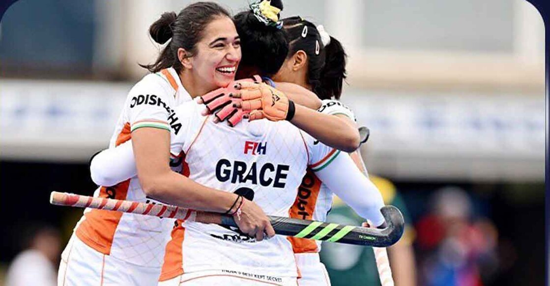 India women celebrate their triumph. Photo: Twitter@TheHockeyIndia