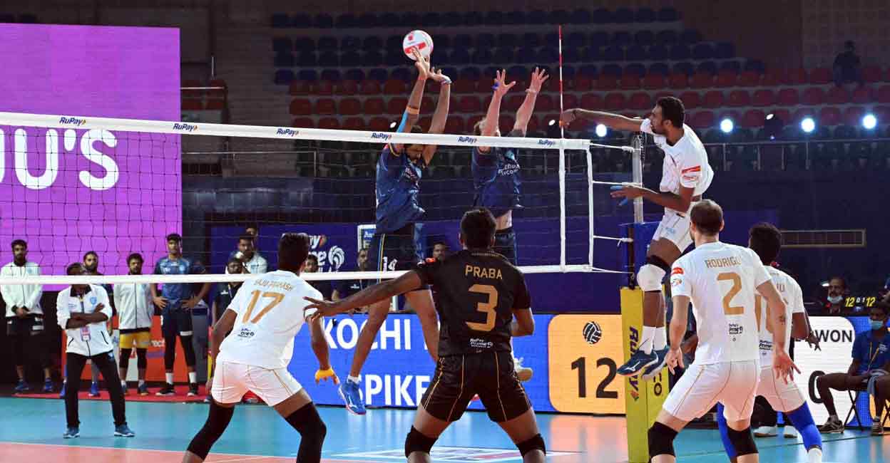 Prime Volleyball: Kochi Blue Spikers crash out, Ahmedabad Defenders ...