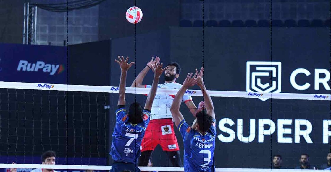 Ashwal Rai of Kolkata Thunderbolts prepares to smash against Kochi Blue Spikers in the Prime Volleyball League in Hyderabad on Wednesday. Photo: Special Arrangement