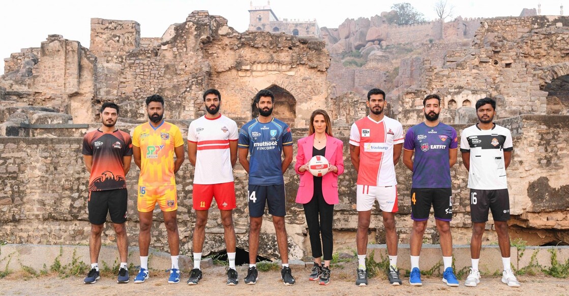 PVL captains with TV presenter and former Turkey national player Basak Koc. Photo: IANS