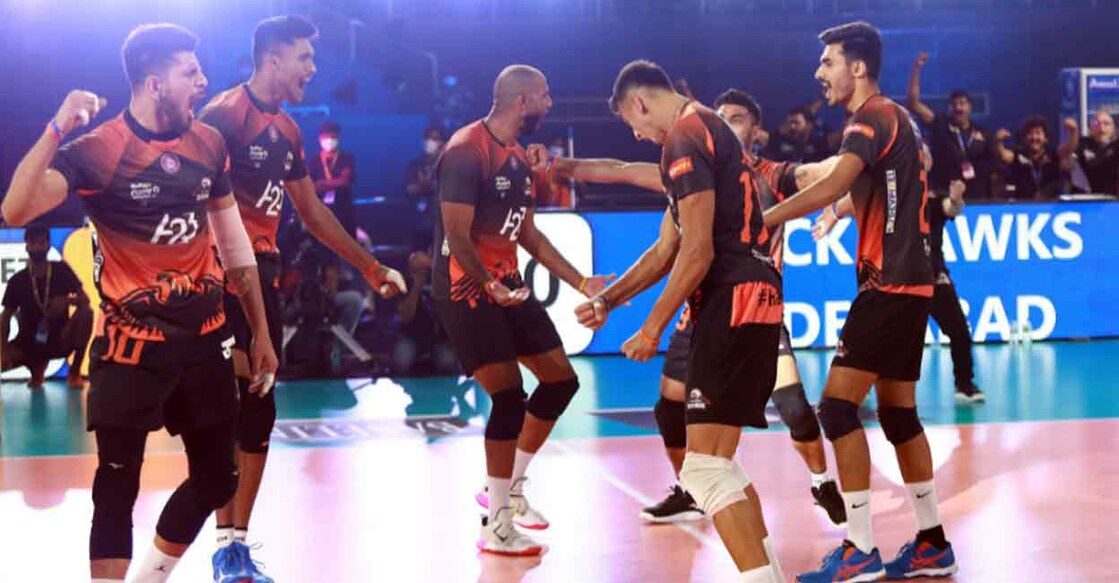 Players of Hyderabad Black Hawks celebrate their victory against Kochi Blue Spikers. Photo: Twitter/ @PrimeVolley