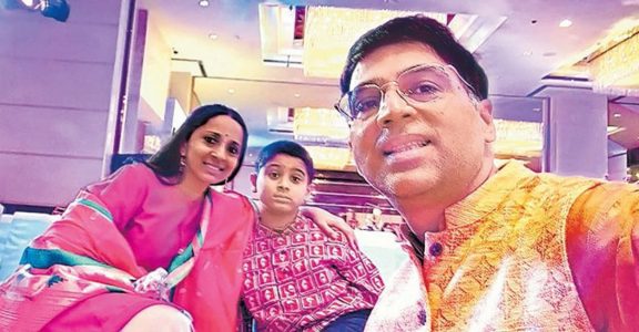 Vishwanathan Anand (Bio, Wife, Net worth, IQ) – Maroon Chess