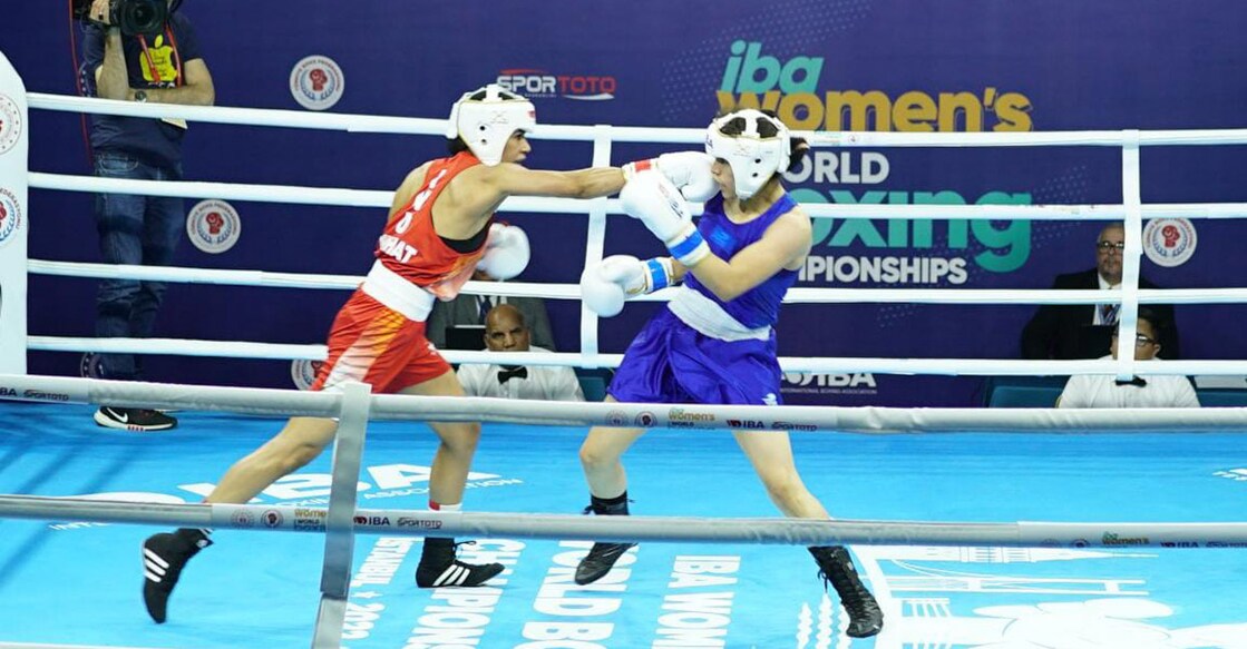 Nikhat Zareen lands a punch on Mexico's Herrera Alvarez. Photo: Twitter@DDNewslive