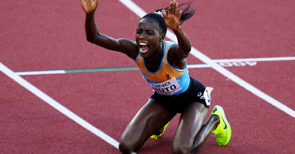 Kazakhstan's Norah Jeruto celebrates after winning the women's 3,000m steeplechase final. Photo: Reuters/Aleksandra Szmigiel