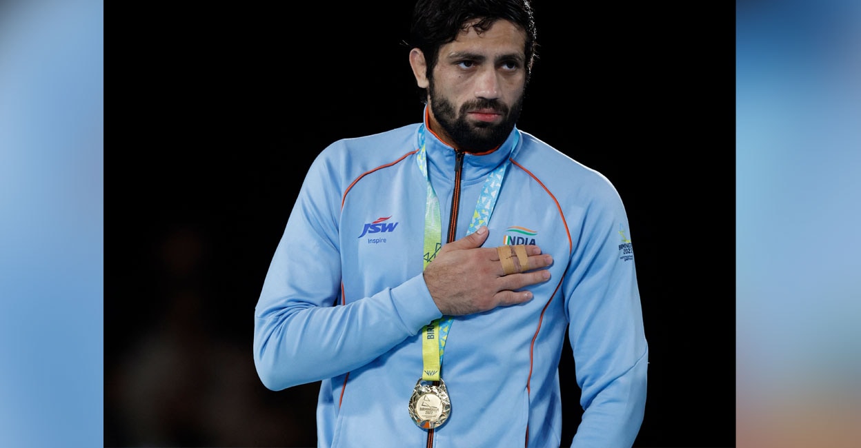 Ravi Kumar Dahiya India's Ravi Kumar Dahiya celebrates with the gold medal after winning the Men's Freestyle 57 kg. Photo: Reuters/ Jason Cairnduff