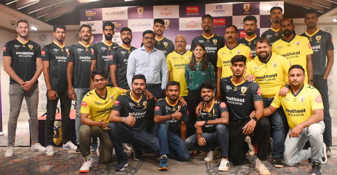 Kochi Blue Spikers team members and officials. Photo: Special Arrangement