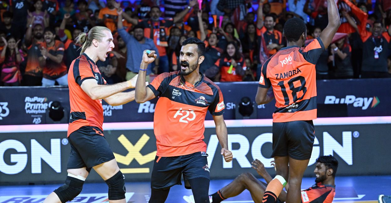 Prime Volleyball League Hyderabad Black Hawks win a thriller against
