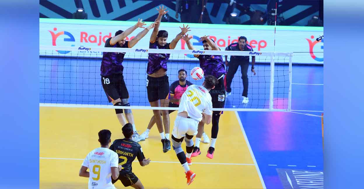 PVL: Ahmedabad Defenders come from behind to stun hosts Bengaluru Torpedoes