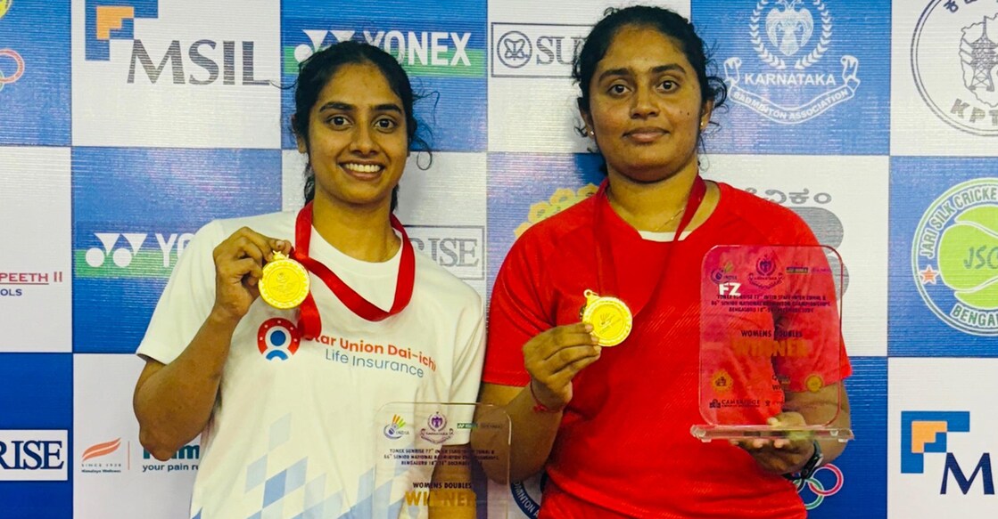 Arathi Sara Sunil (left) and Varshini V S pose with their medals. Photo: Special arrangement