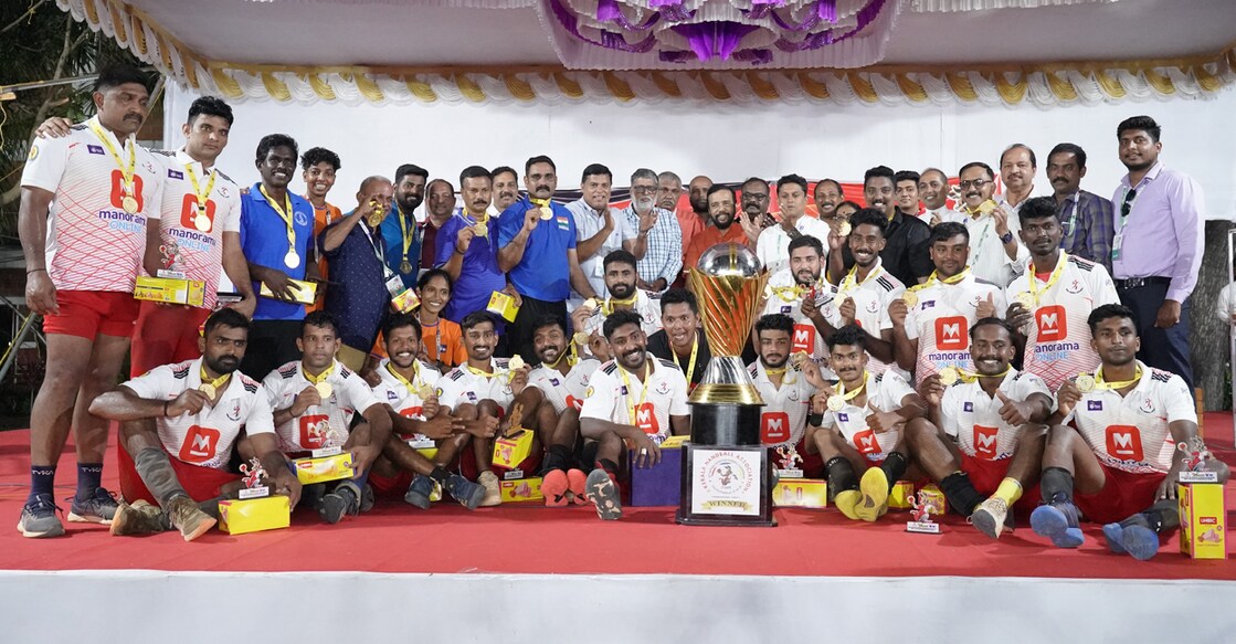Kerala team pose with the trophies. Photo: Special arrangement