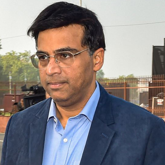 Magnus Carlsen and Viswanathan Anand. File photo: AFP/PTI