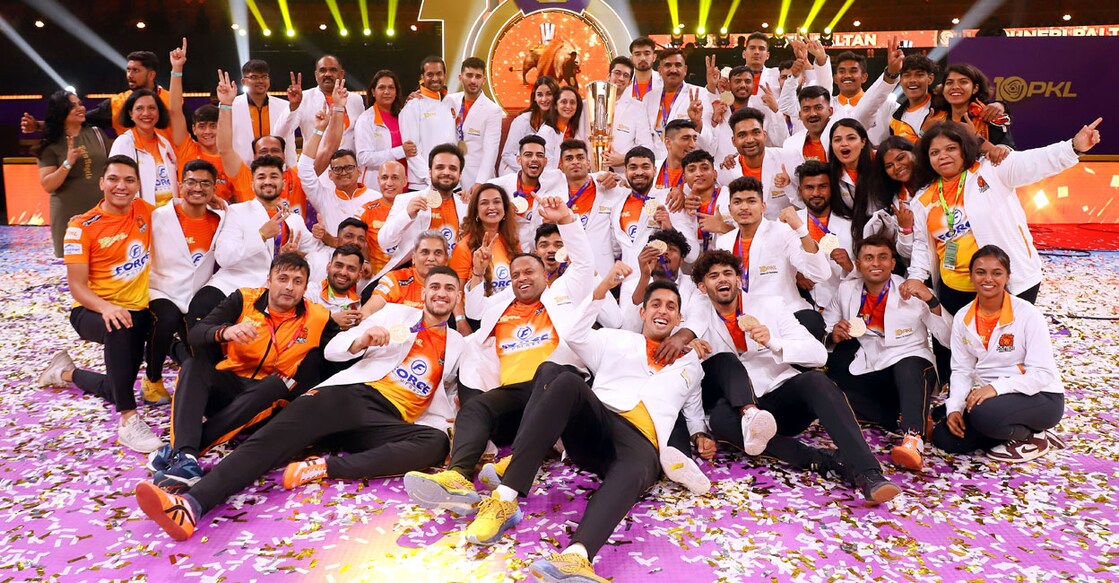 Puneri Paltan squad celebrate after winning the Pro Kabaddi League. Photo: Special arrangement