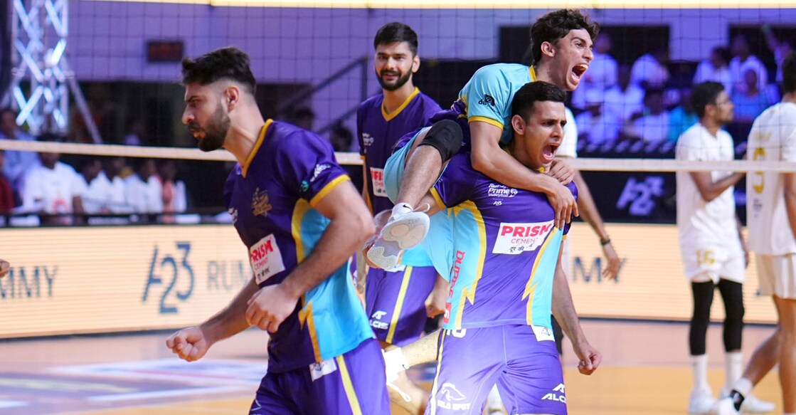 Players of Delhi Toofans celebrate a point against Ahmedabad Defenders. Photo: Prime Volleyball League