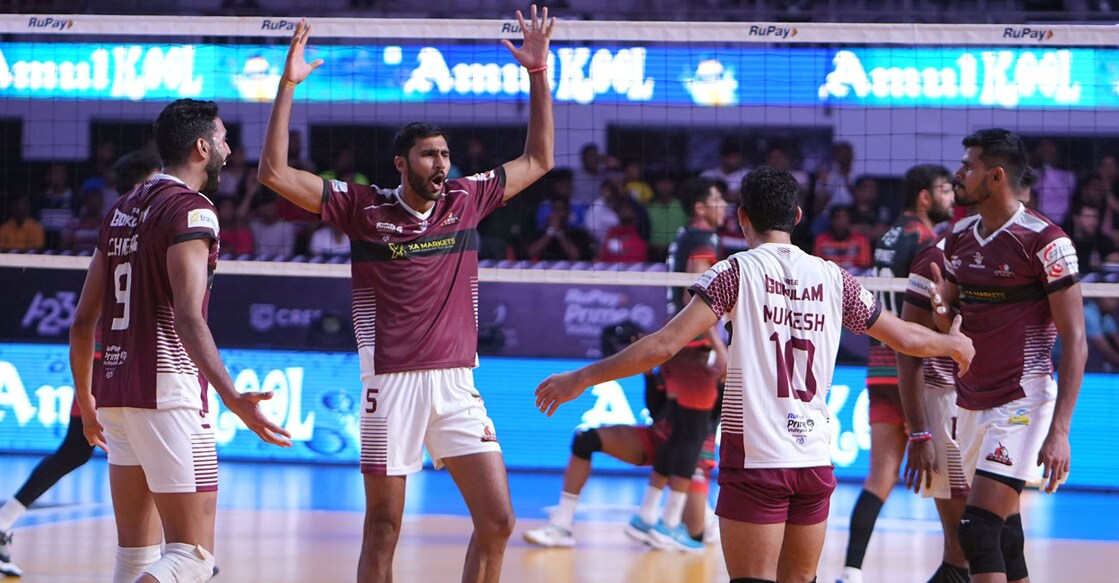 Calicut Heroes players celebrate a point. Photo: Prime Volleyball League