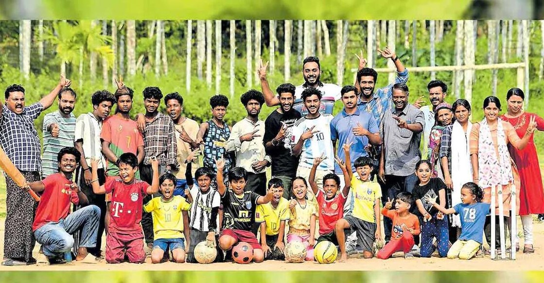 Darsana Arts and Sports Club office-bearers, trainees and well-wishers. Photo: Manorama