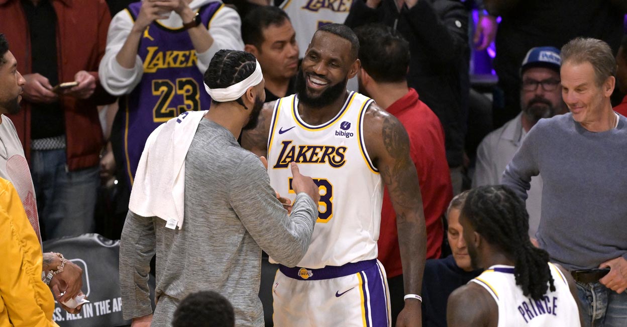 LeBron James LeBron James is congratulated by forward Anthony Davis on scoring his 40,000th career point. Photo: USA TODAY Sports/Jayne Kamin-Oncea via Reuters