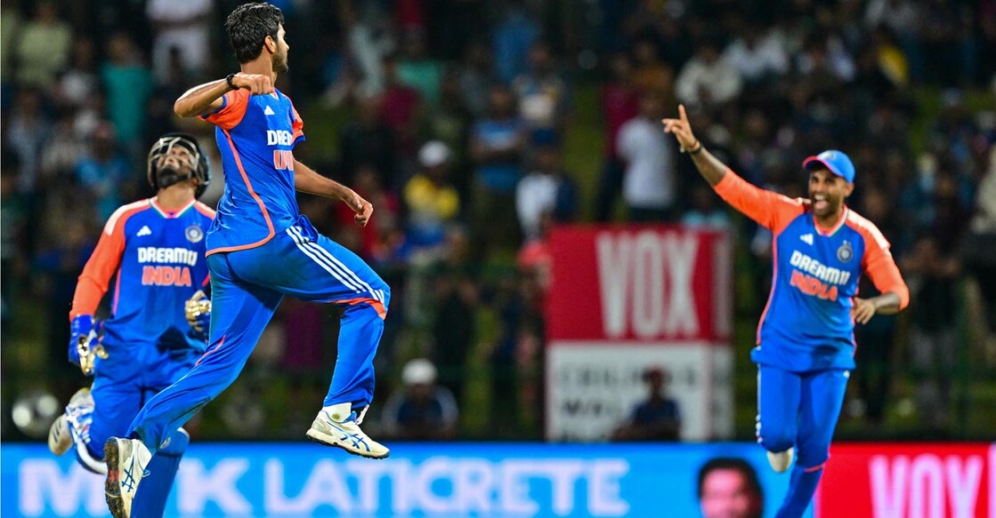 Washington Sundar celebrates a wicket. Photo: AFP/Ishara S Kodikara
