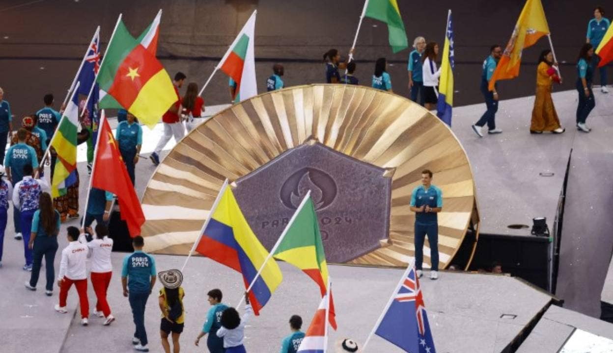 olympics-closing-2024 olympics-closing-2024