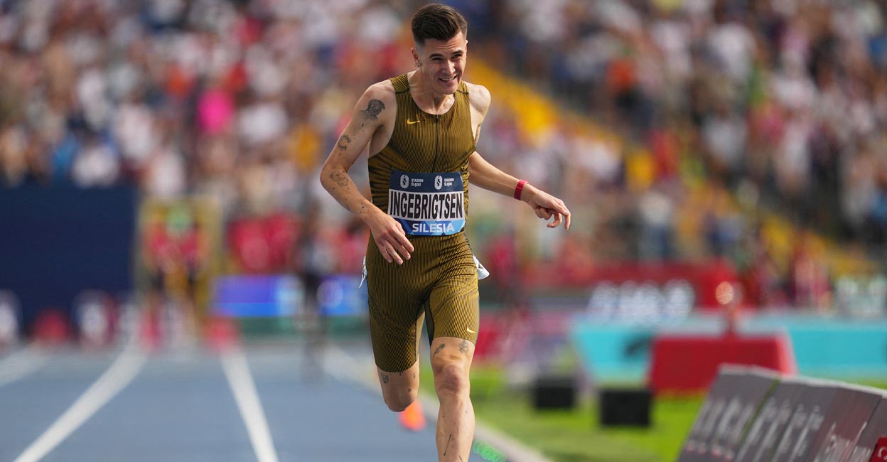 Jakob Ingebrigtsen Jakob Ingebrigtsen crosses the line with a world record time. Photo: Reuters/Aleksandra Szmigiel