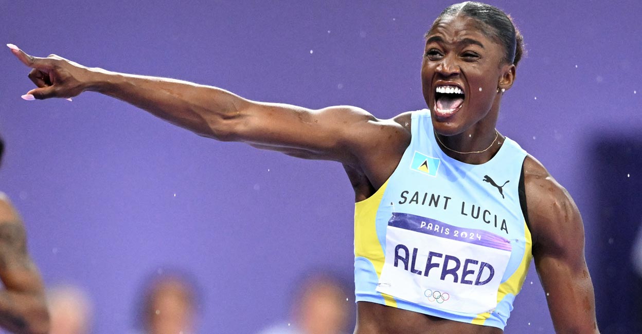 Julien Alfred celebrates her triumph. Photo: AFP/Kirill Kudryavtsev 