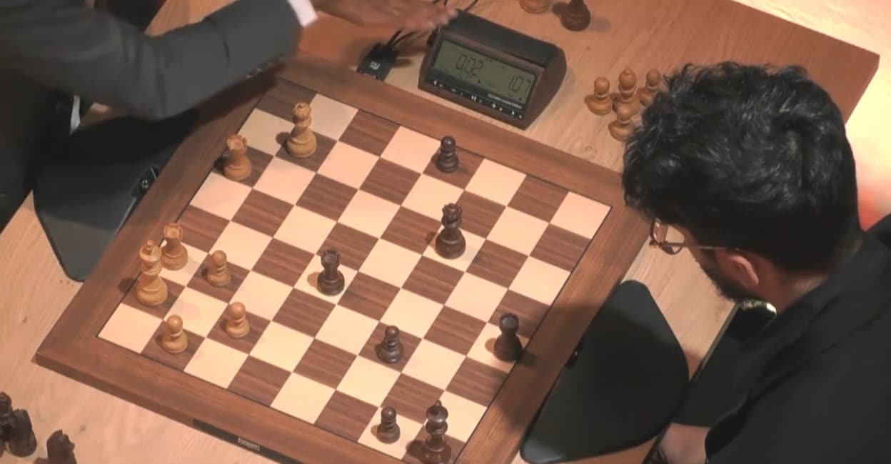 aravindh-chithambaram-clock-time Aravindh Chithambaram makes a quick move with just two seconds left on his clock. Photo: Screengrab/GrandChessTour stream