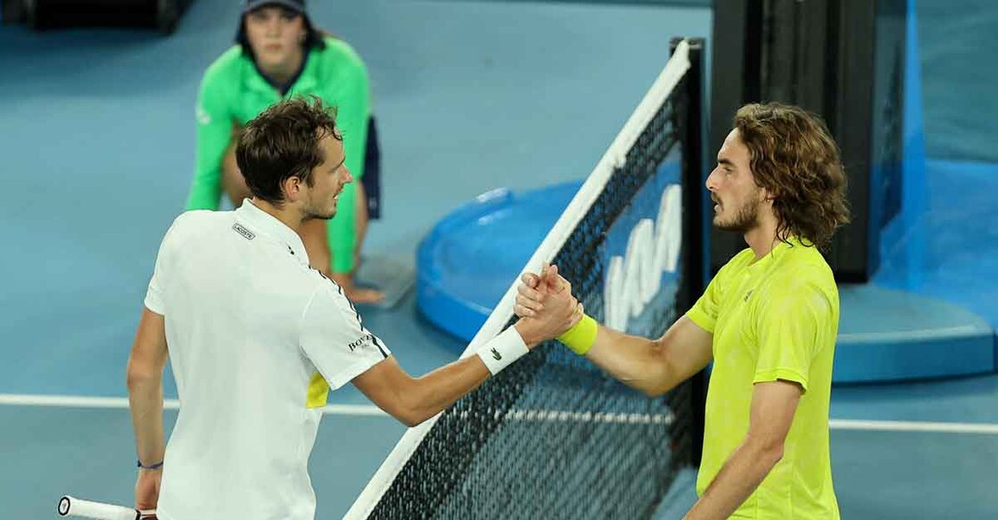  Medvedev downs Tsitsipas