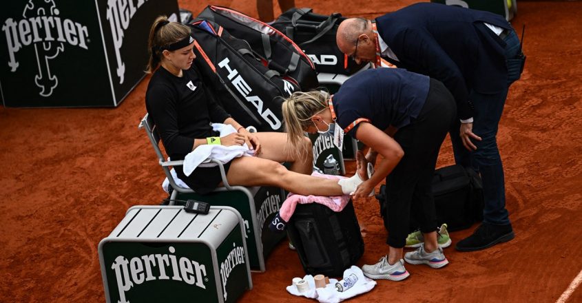 French Open Anisimova Advances To Fourth Round As Muchova Retires With