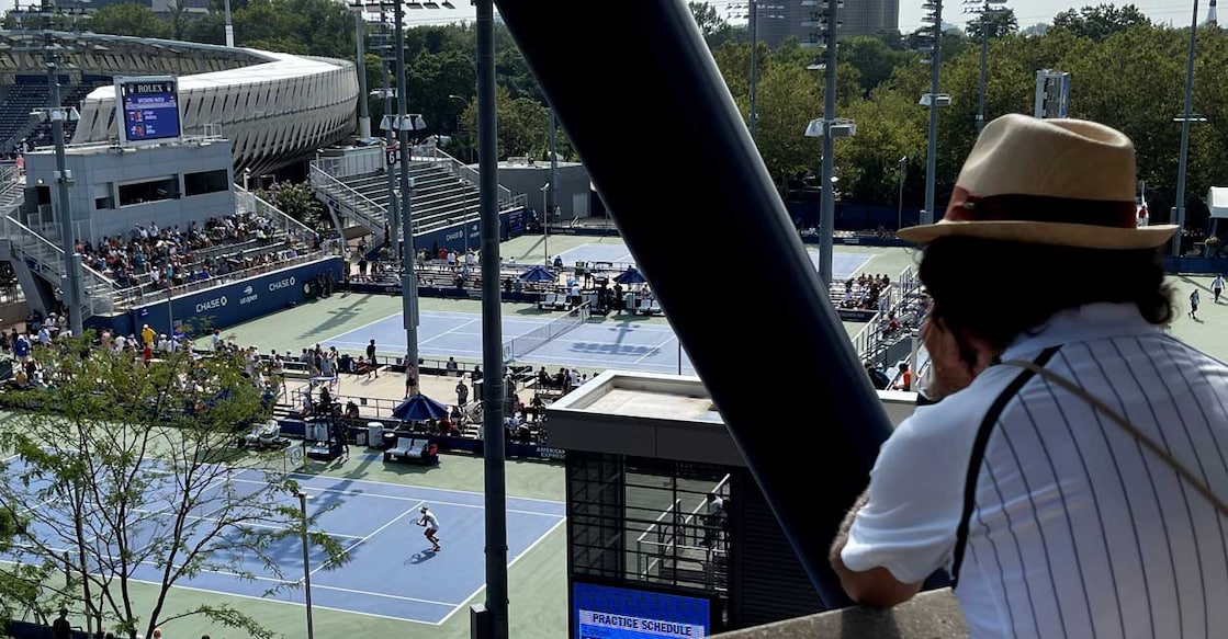 Russian and Belarusian players allowed to compete at US Open A person looks on from a terrace as fans who show their proof of vaccination against the coronavirus disease (COVID-19) returned to the USTA Billie King National Tennis Center on the first day of the 2021 U.S. Open tennis tournament, in the Queens borough of New York City, New York, U.S. August 30, 2021. Photo: Andrew Kelly/Reuters