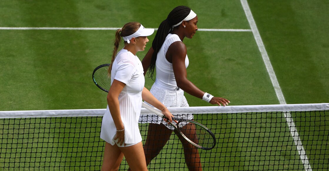 TENNIS-WIMBLEDON Amanda Anisimova and Coco Gauff after their third round match. Photo: Reuters/ Hannah Mckay