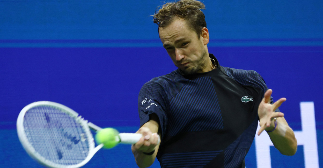 Daniil Medvedev makes a return to Wu Yibing. Photo: Reuters/Mike Segar
