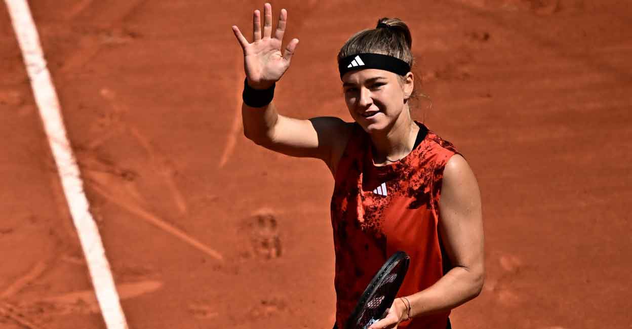 Karolina Muchova celebrates after winning against Anastasia Pavlyuchenkova. Photo: AFP/Julien de Rosa