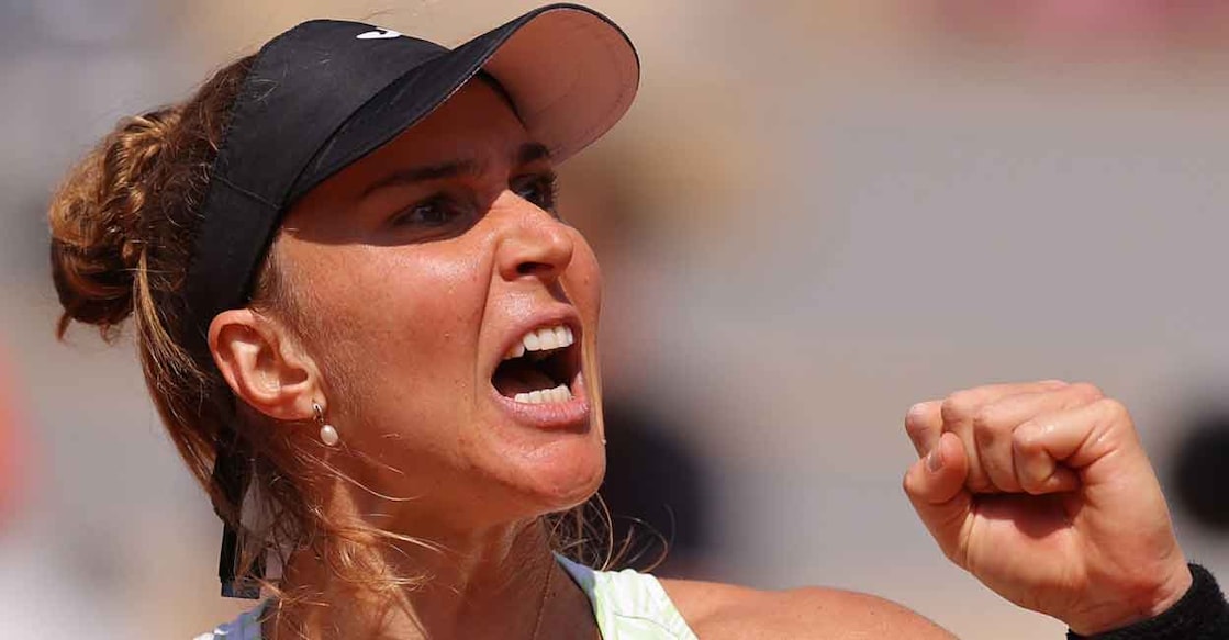 Beatriz Haddad Maia celebrates a point against Ons Jabeur. Photo: AFP/Thomas Samson